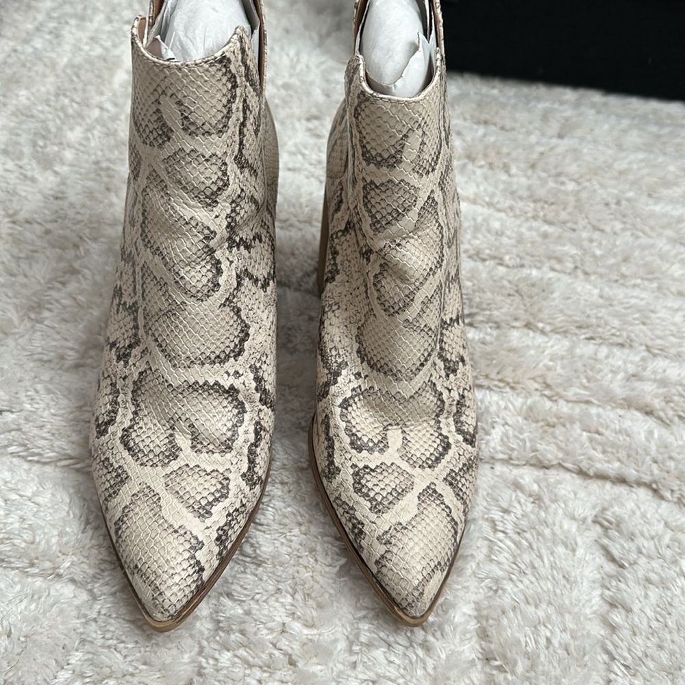 Boots - Picture 2 of 5